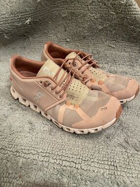 Oncloud Running Shoes/ Dusty Pink